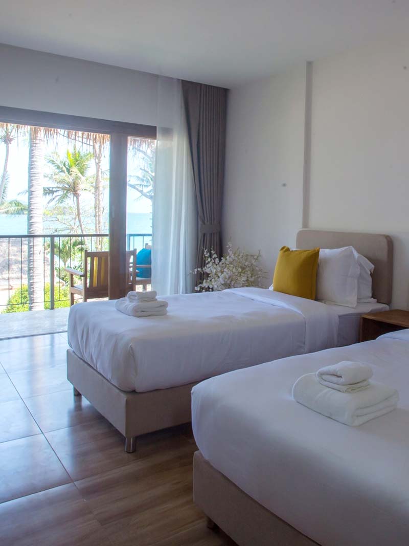Deluxe Room With Balcony & Sea View